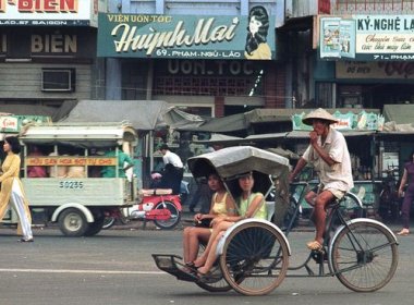 5 DAYS 4 NIGHTS TOUR PACKAGE IN HO CHI MINH CITY AND MEKONG DELTA